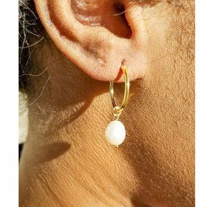 Fresh Water 18k Gold Drop Pearl Earrings